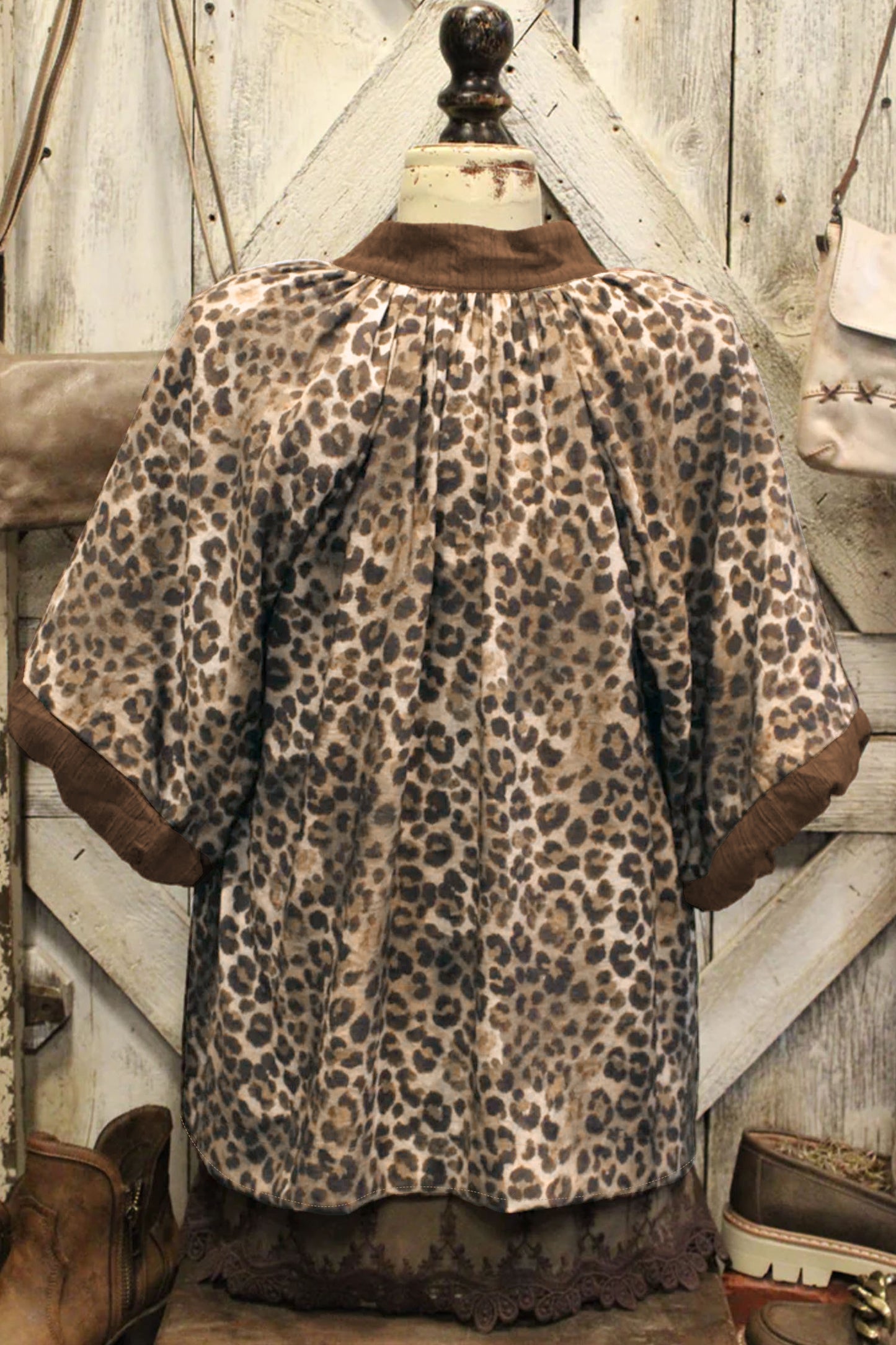 Brown Plus-Size Leopard Print Crinkled Colorblock Patchwork V-Neck Blouse