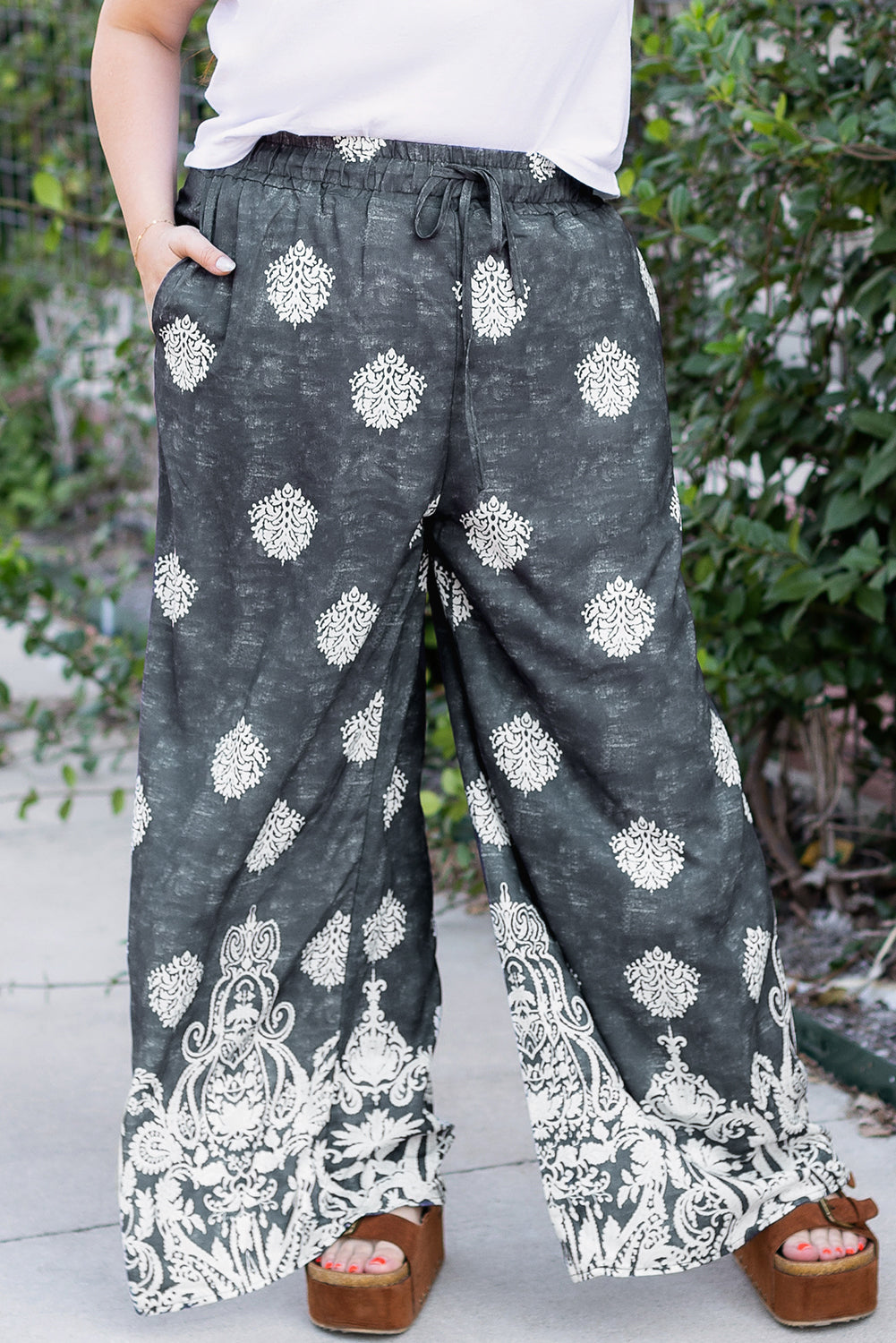 Black Plus-Size Geometric Ethnic Print Drawstring Wide Leg Pants