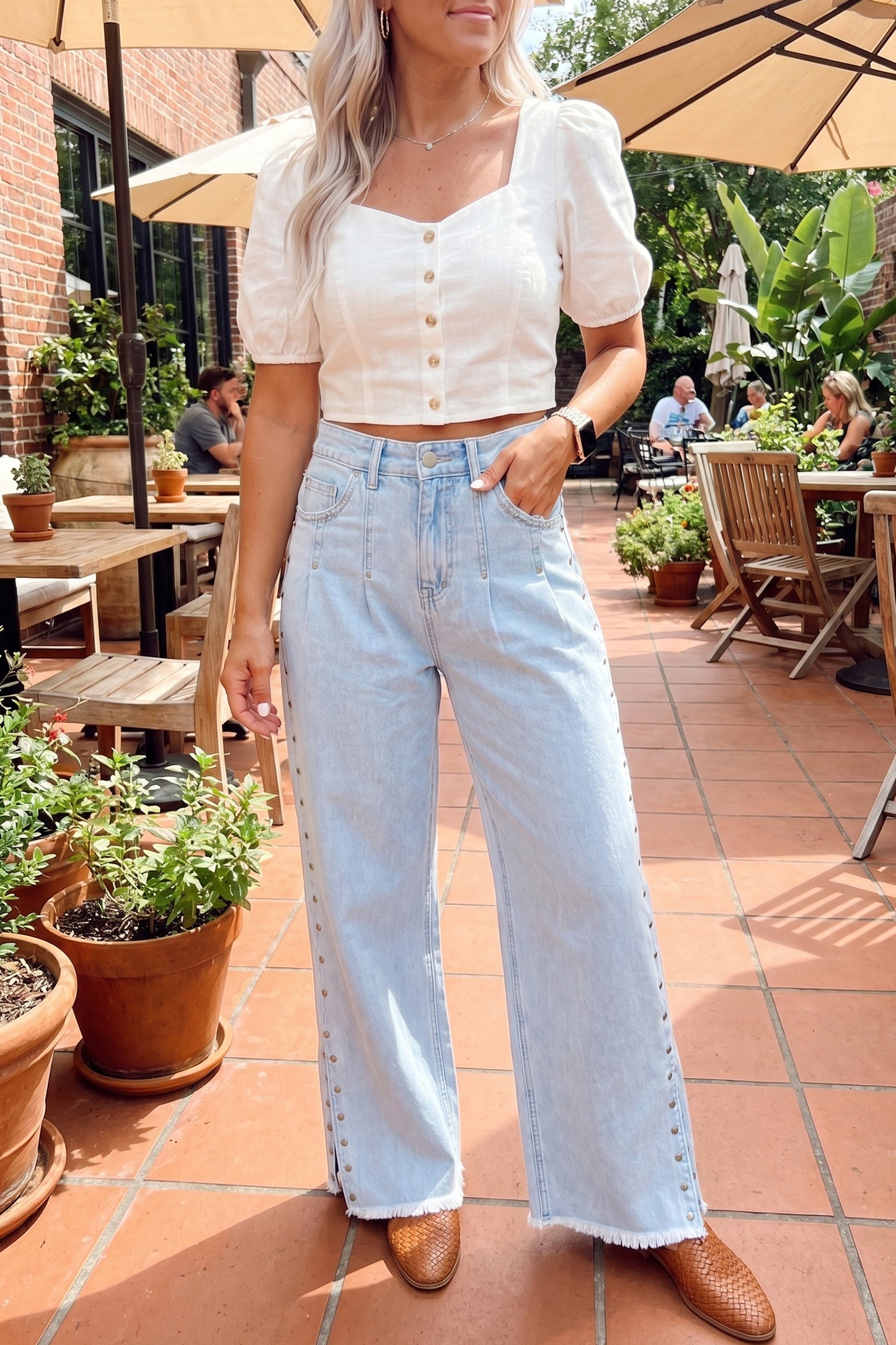 Studded Side-Slit Leg Frayed Pocketed Wide Leg Jeans