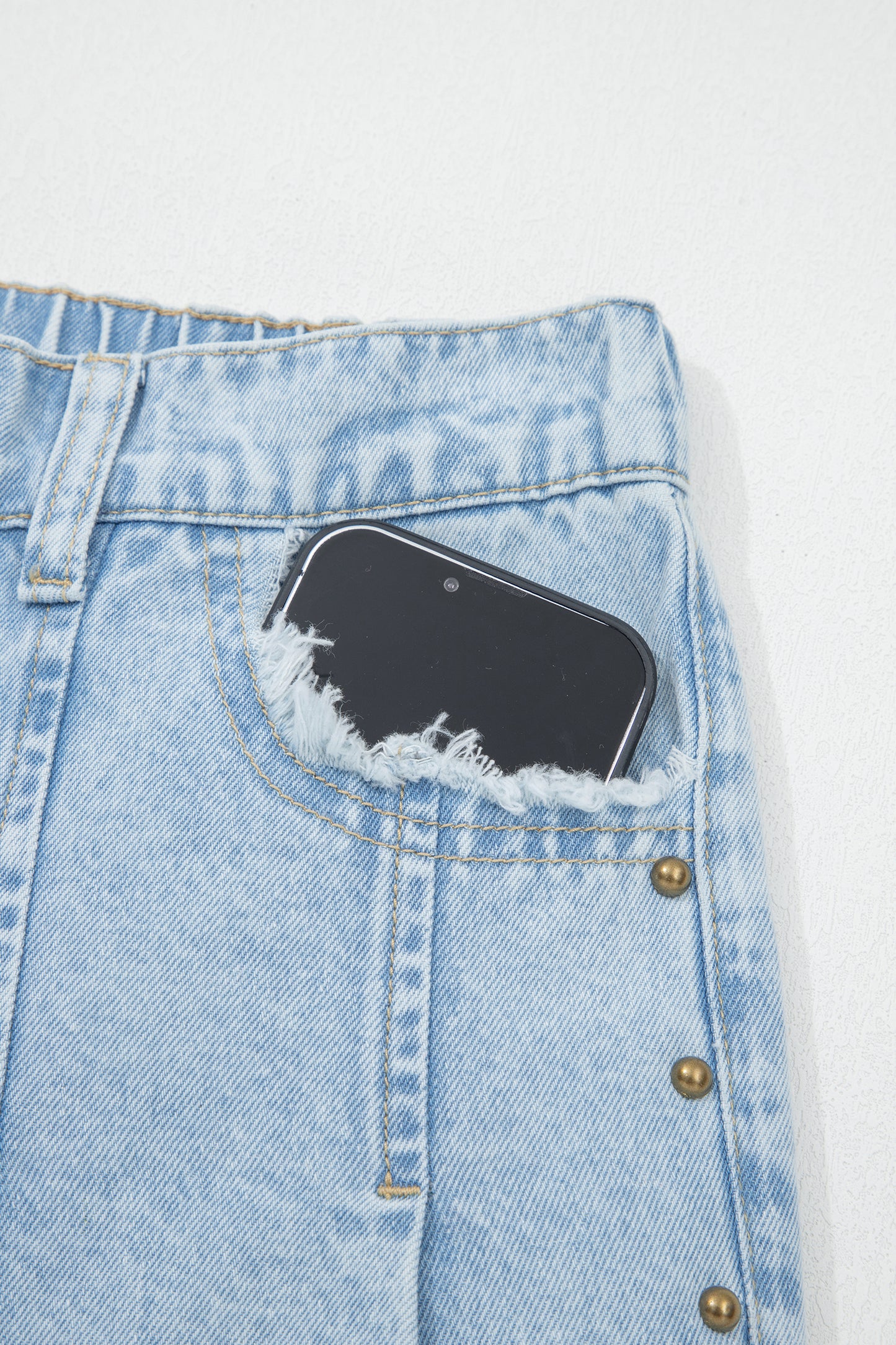 Studded Side-Slit Leg Frayed Pocketed Wide Leg Jeans