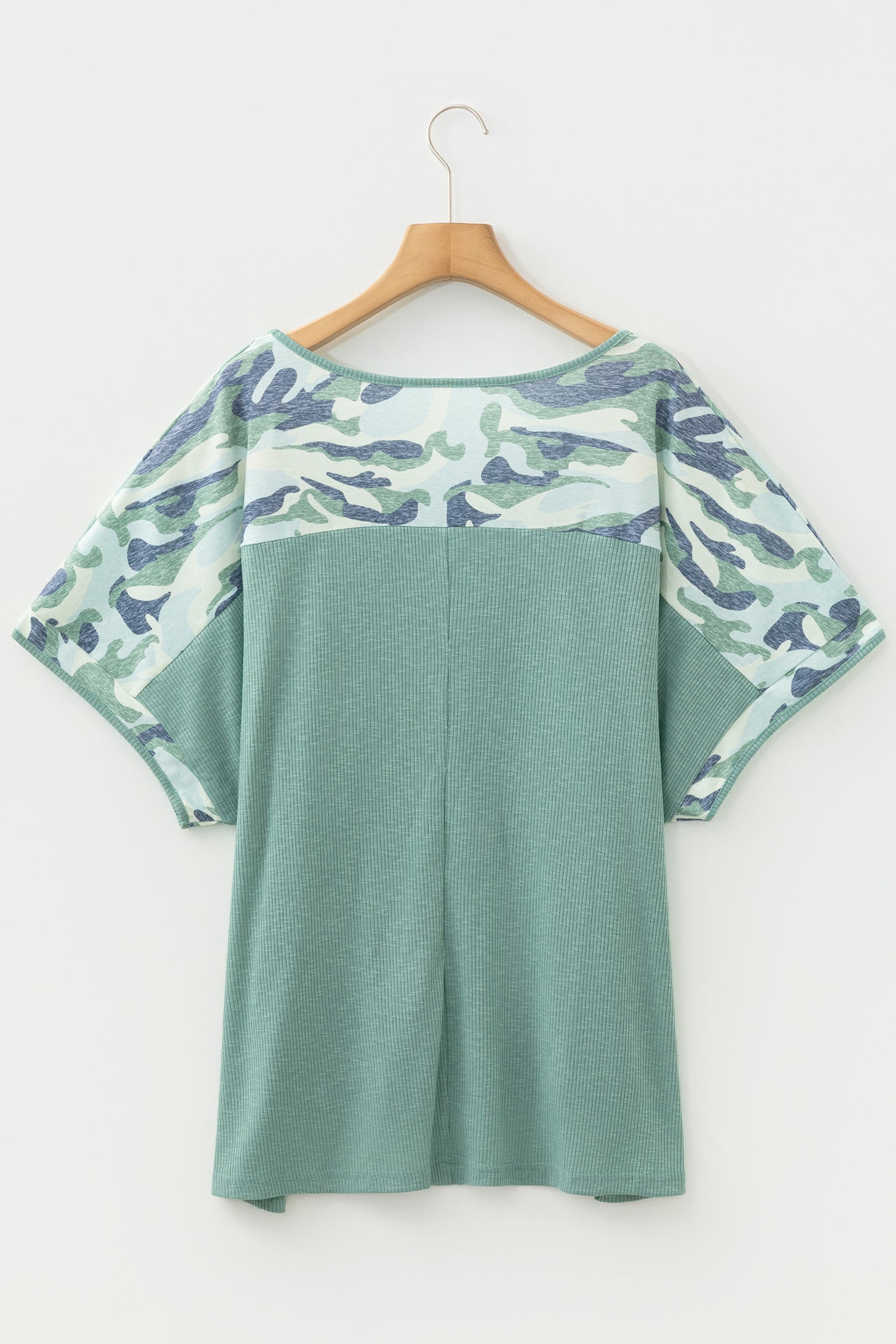 Mist Green Ribbed Camouflage Patchwork Plus-Size V-Neck Tee