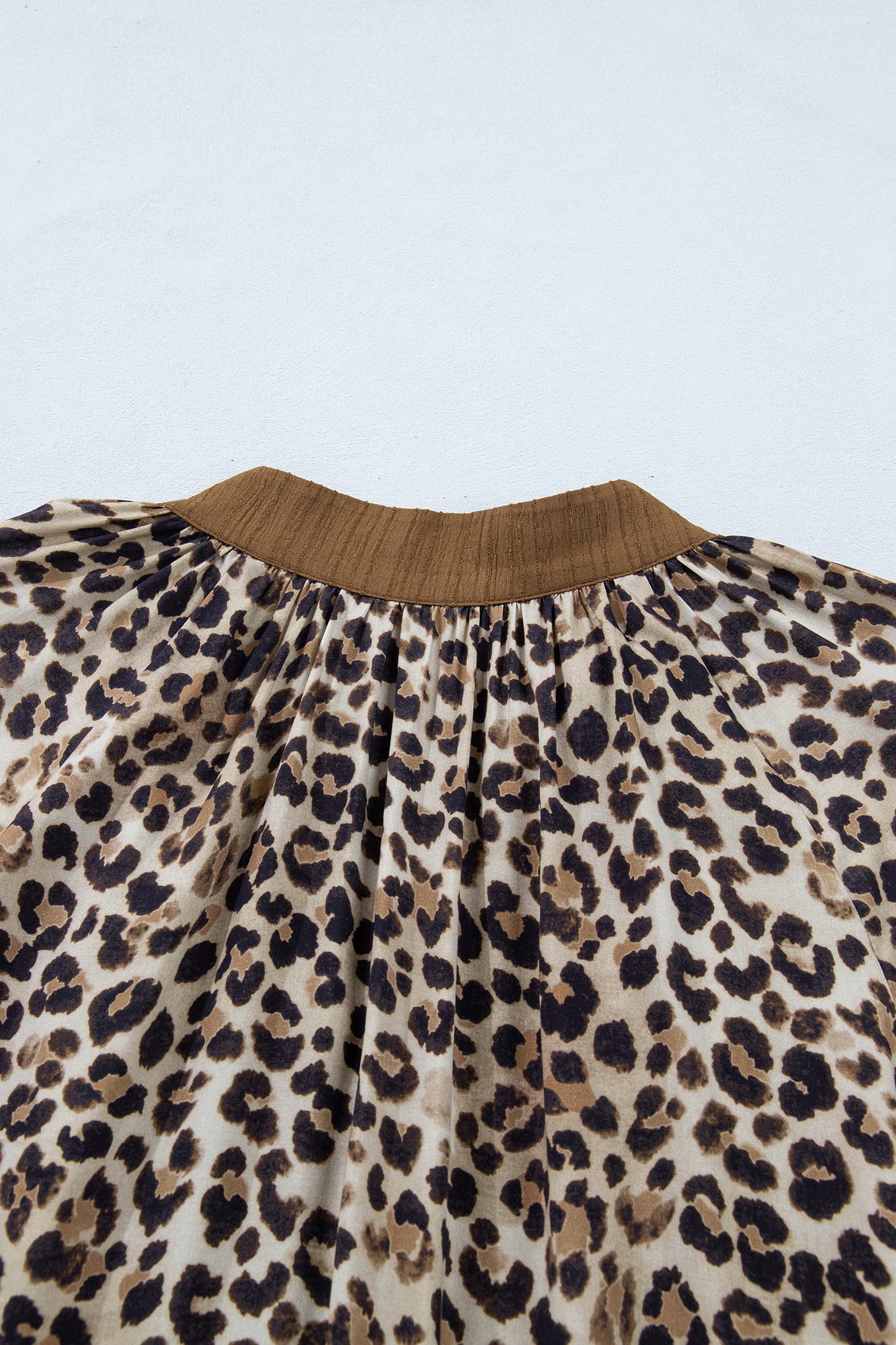 Brown Plus-Size Leopard Print Crinkled Colorblock Patchwork V-Neck Blouse