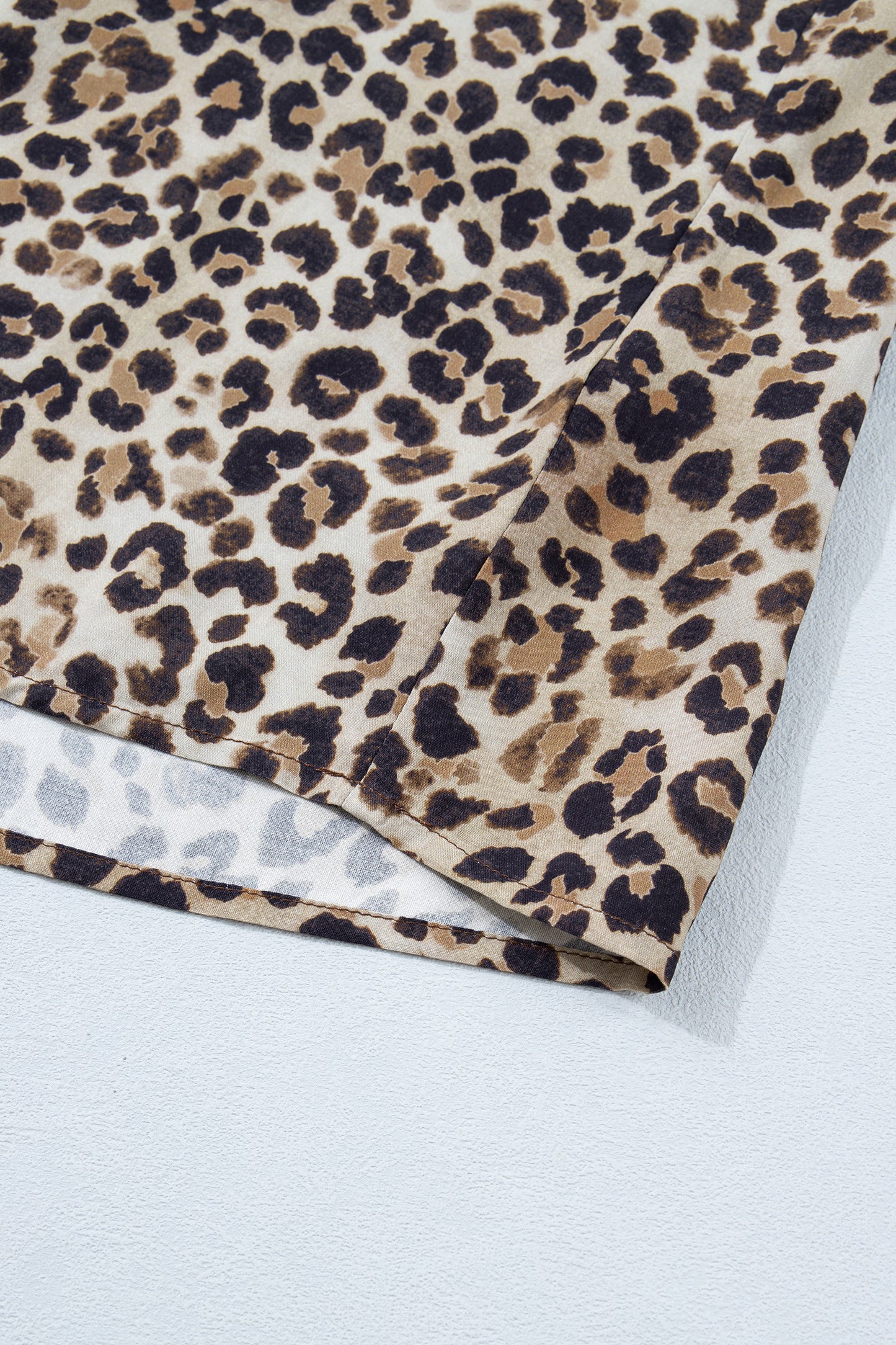 Brown Plus-Size Leopard Print Crinkled Colorblock Patchwork V-Neck Blouse
