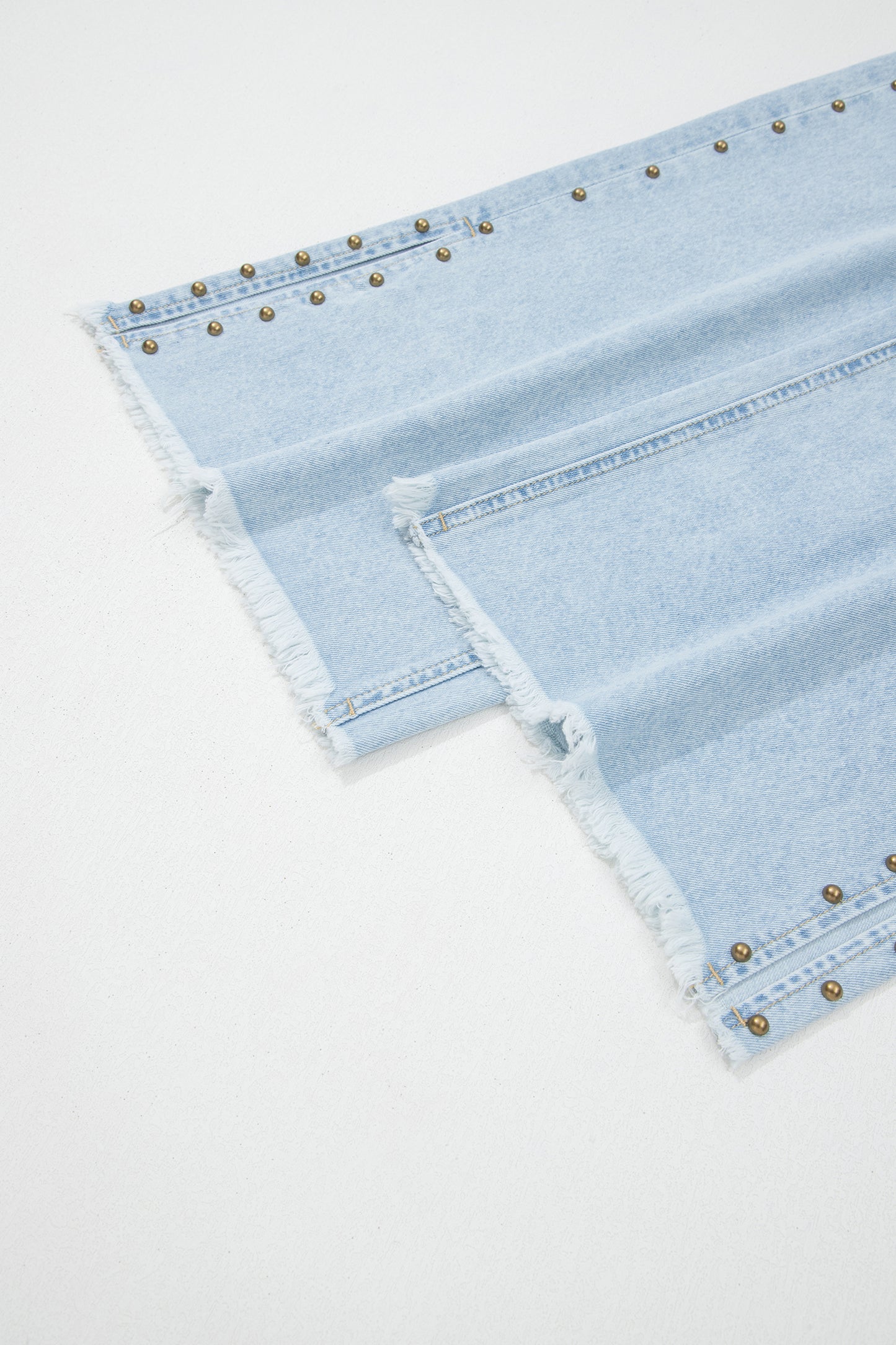 Studded Side-Slit Leg Frayed Pocketed Wide Leg Jeans