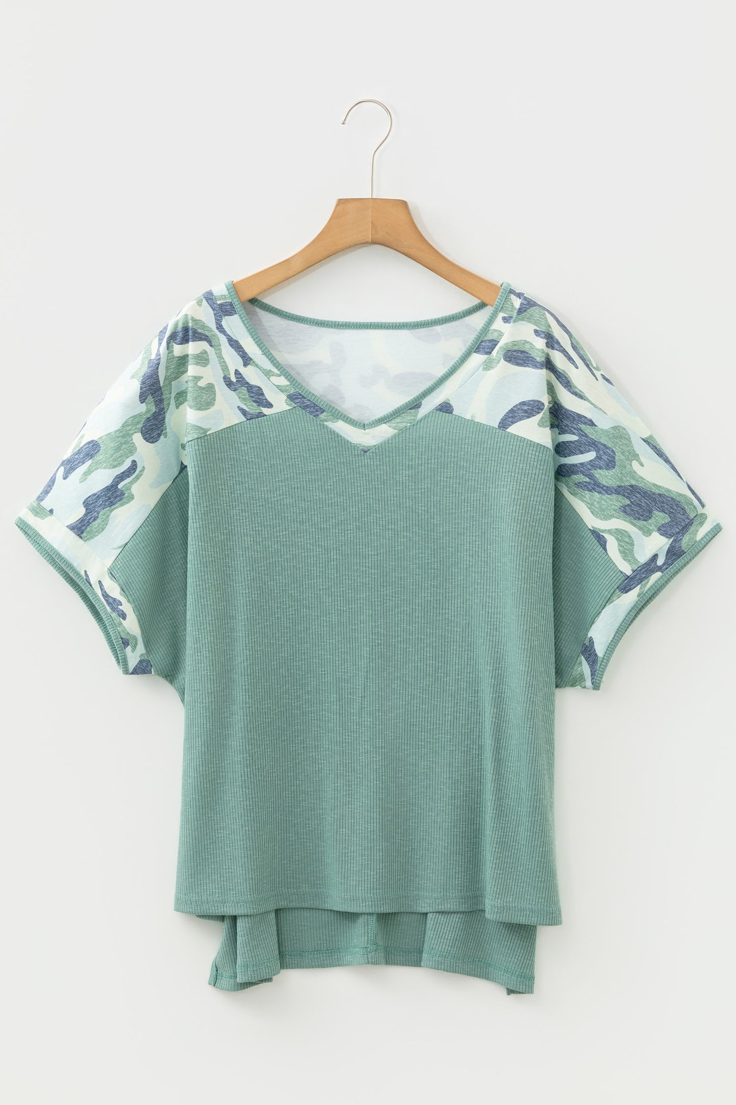 Mist Green Ribbed Camouflage Patchwork Plus-Size V-Neck Tee